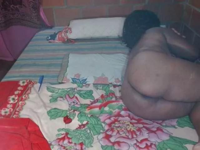 EMYYLI2 on BongaCams 