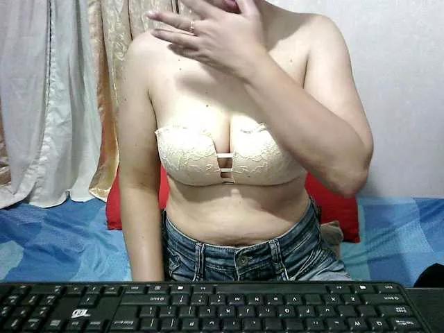 Freechat erica-4u on BongaCams