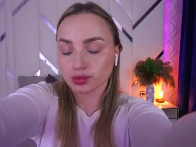 FloraGreys on BongaCams 