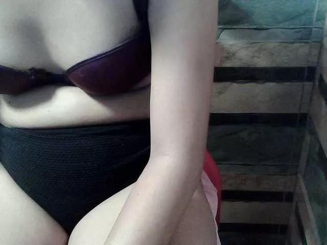 flowerhairypinay on BongaCams 