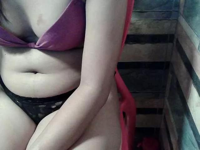 flowerhairypinay on BongaCams 