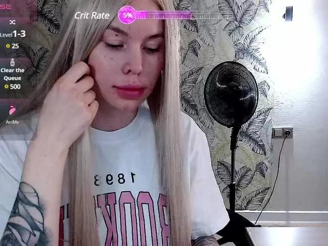 Foxymoxy19 on BongaCams 