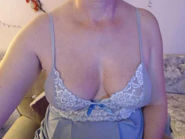 goodSnowQueen on BongaCams 