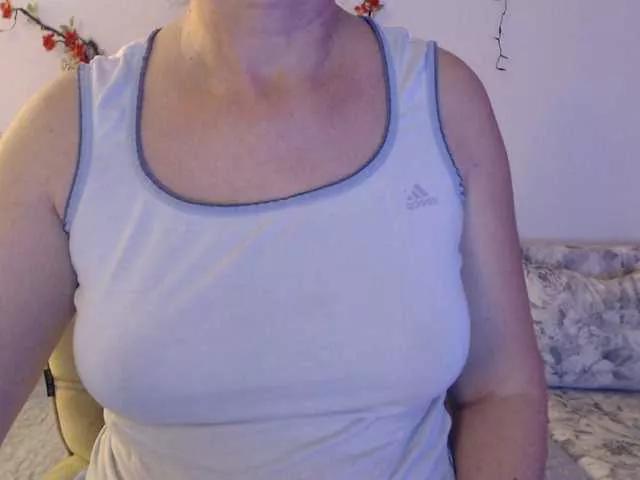 goodSnowQueen on BongaCams 