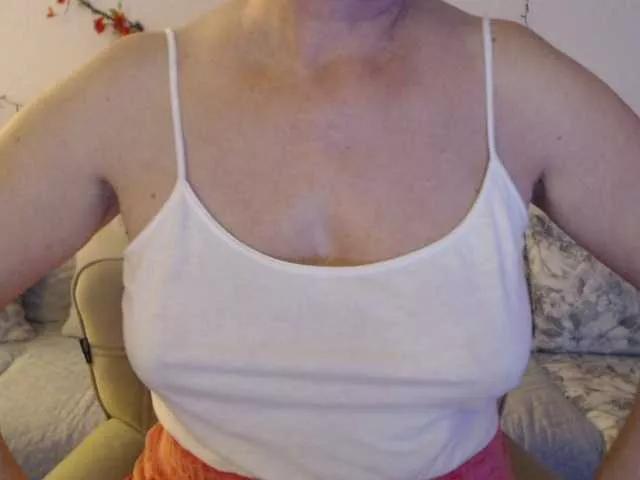 goodSnowQueen on BongaCams 