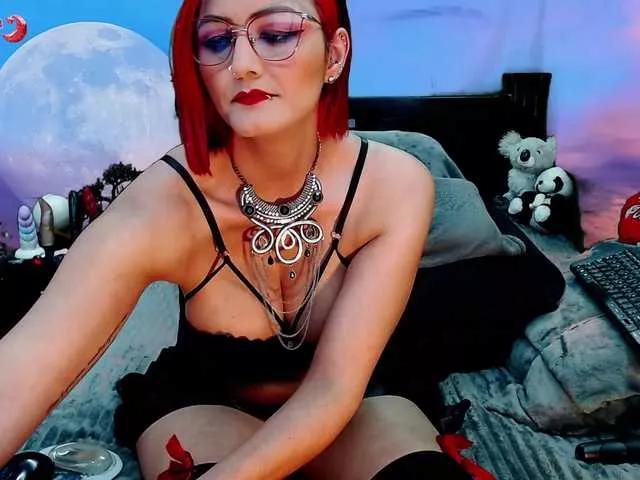 Hanna-Luna on BongaCams 