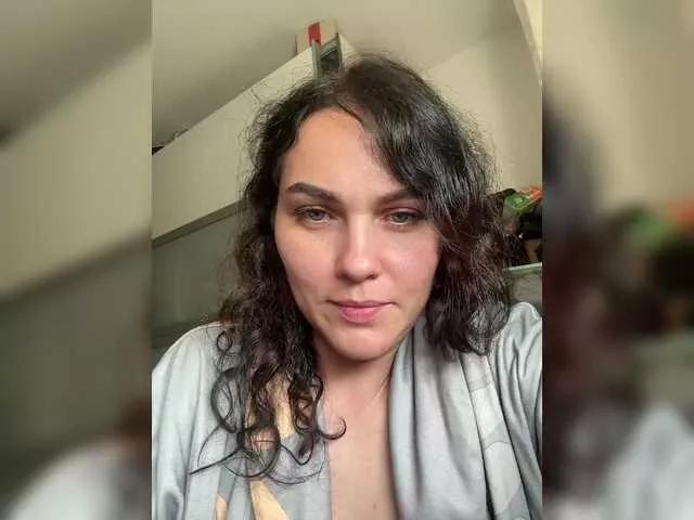 Hanny-ynnaH on BongaCams