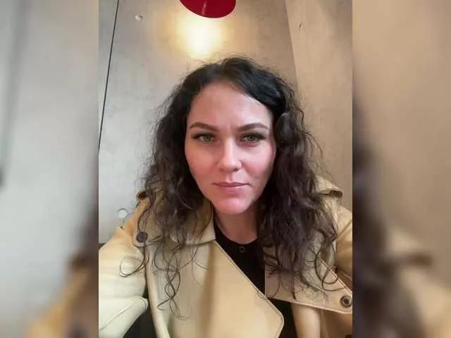 Hanny-ynnaH on BongaCams 