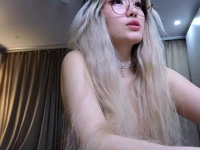 Heaven-Sakura on BongaCams 