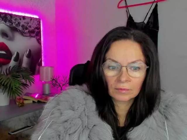 HelenSHOW1 on BongaCams 