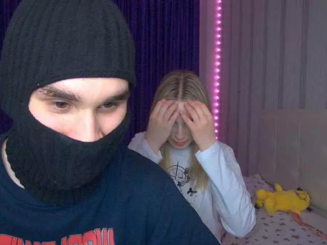 hollyJoys on BongaCams 