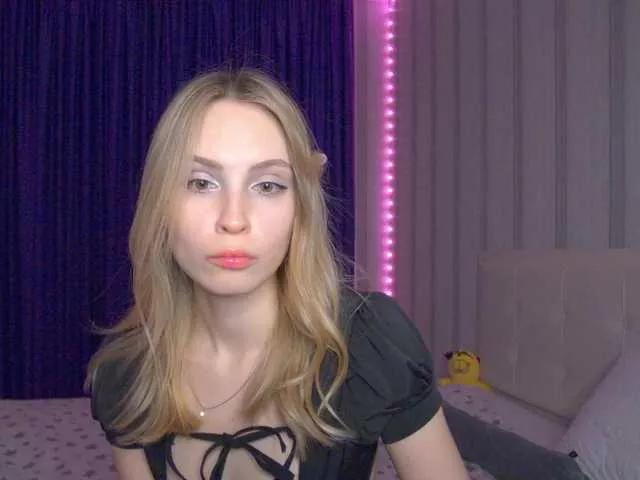 hollyJoys on BongaCams 