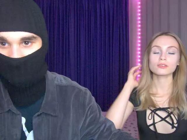 hollyJoys on BongaCams 