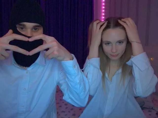 hollyJoys on BongaCams 