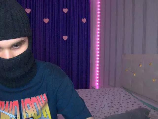 hollyJoys on BongaCams 