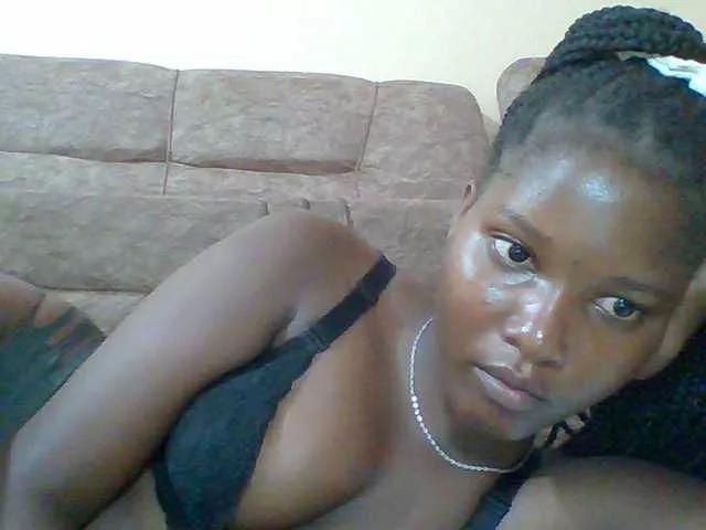 Hornyqueen4 on BongaCams 