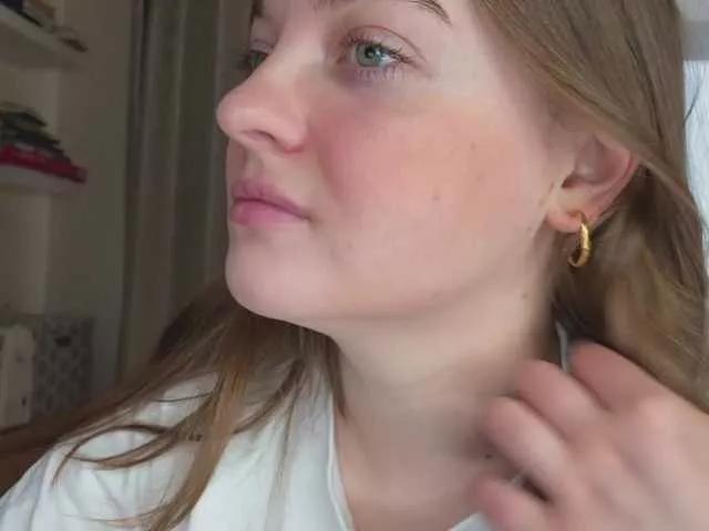 IamLovenda on BongaCams 