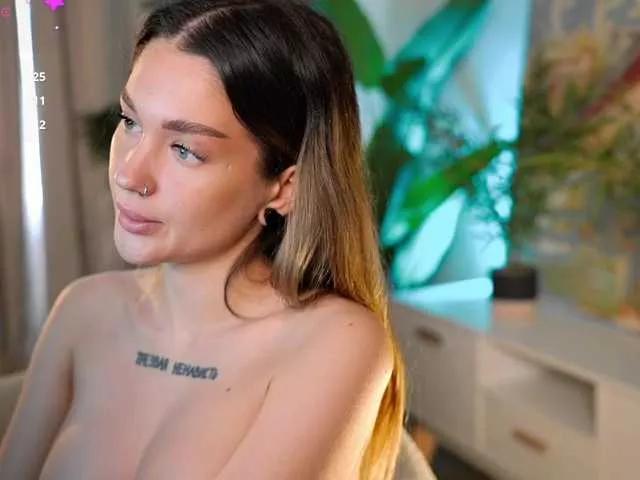 IamToxicRoxy on BongaCams 