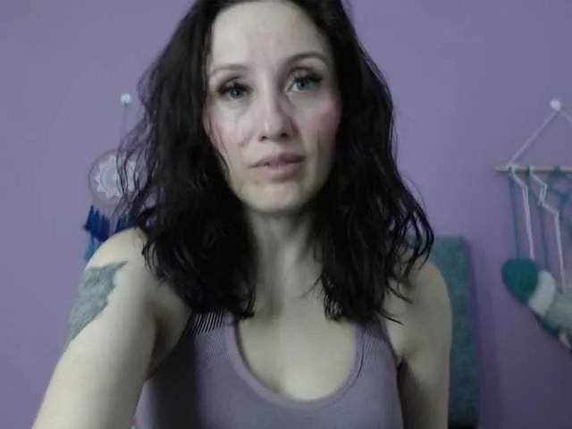 IberianMoonMK on BongaCams 