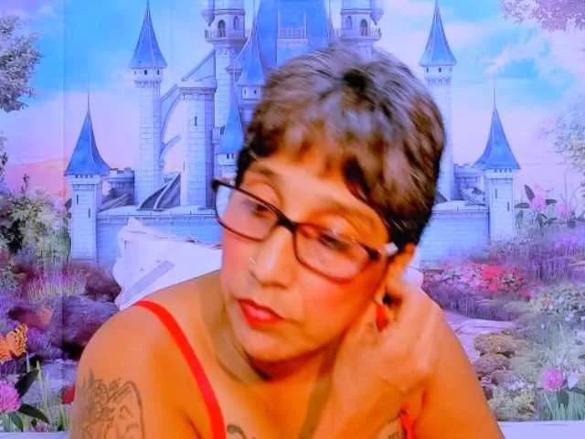 indianroxy on BongaCams