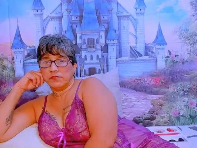 indianroxy on BongaCams