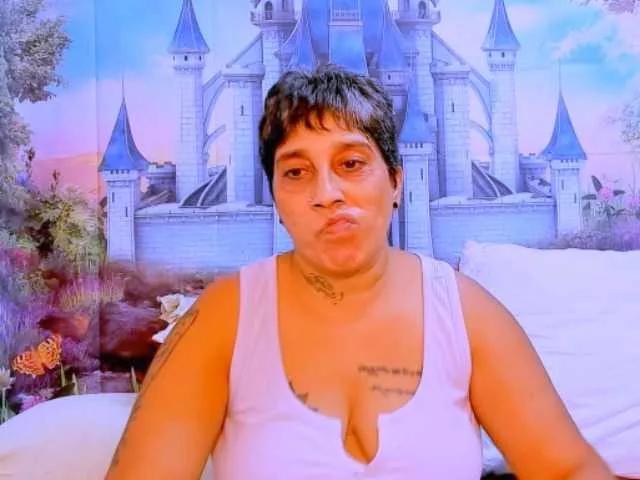 indianroxy on BongaCams