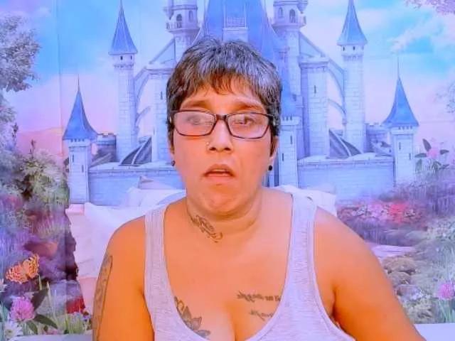 indianroxy on BongaCams