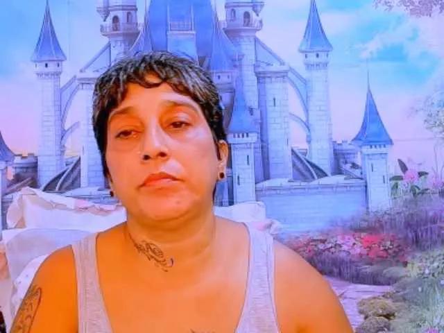 indianroxy on BongaCams