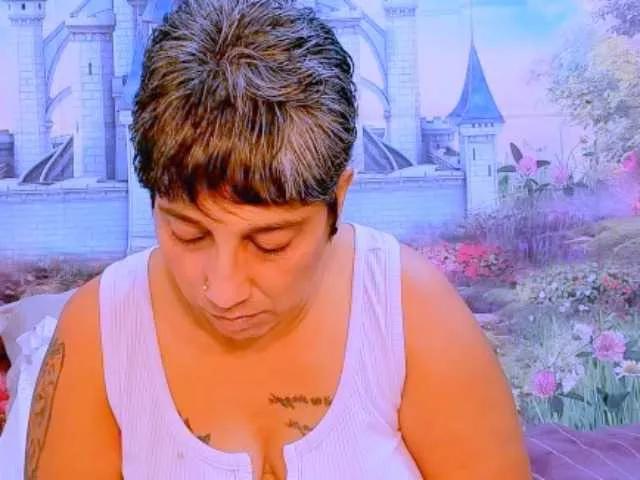 indianroxy on BongaCams