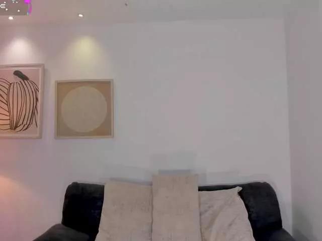 IsabellaHill on BongaCams 