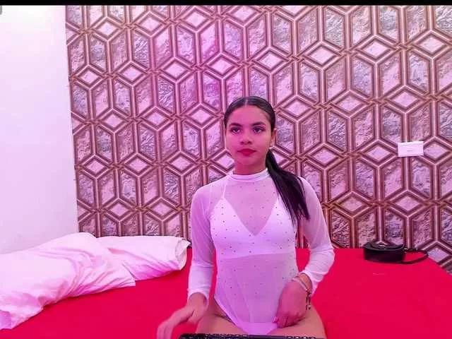 izzie-brow on BongaCams 