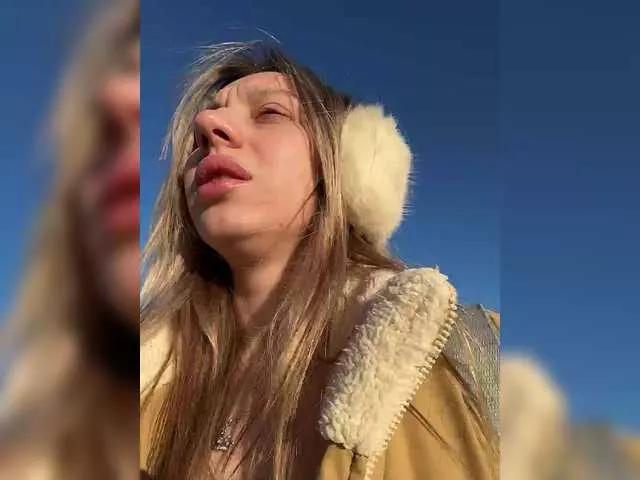 jellyPriestess on BongaCams 