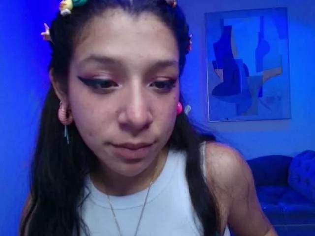 jenjen-purple on BongaCams 