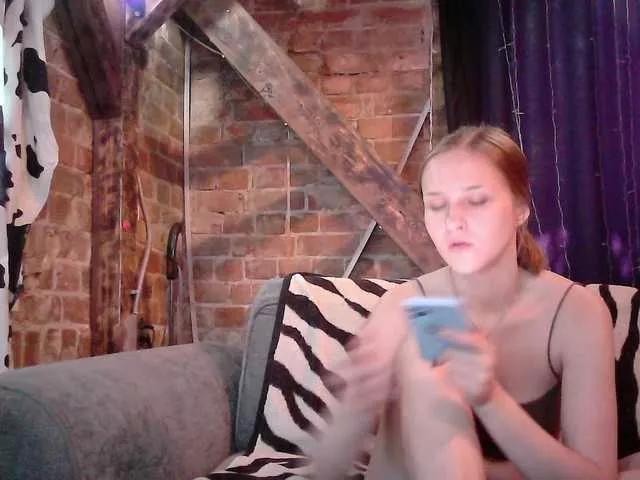 Jillian-Mel on BongaCams