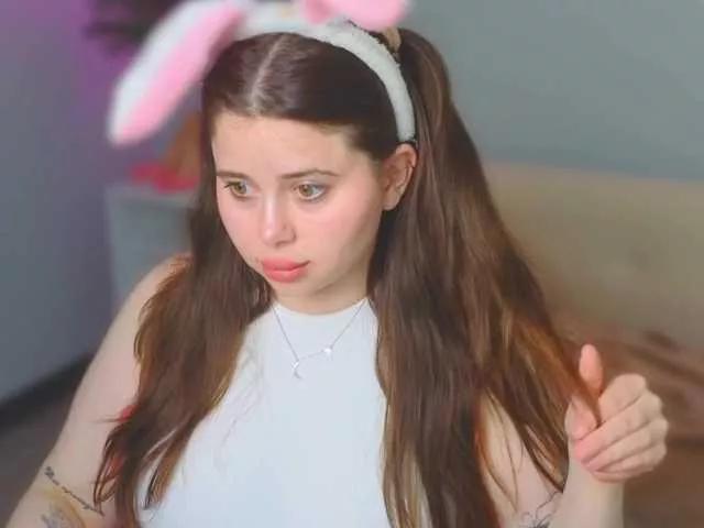JuicyPeachh on BongaCams 