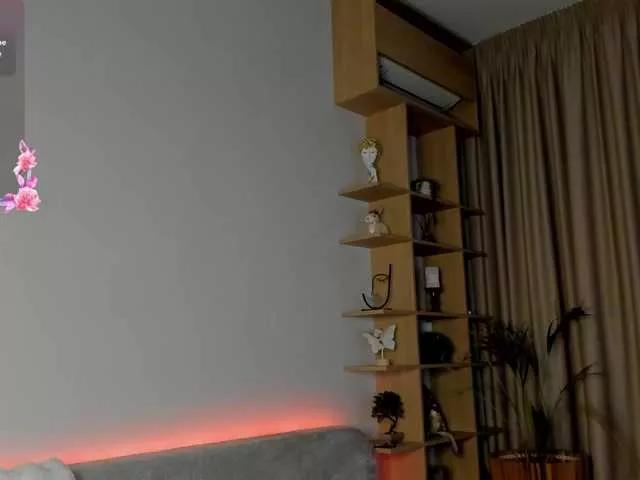 JuicyPeachh on BongaCams 