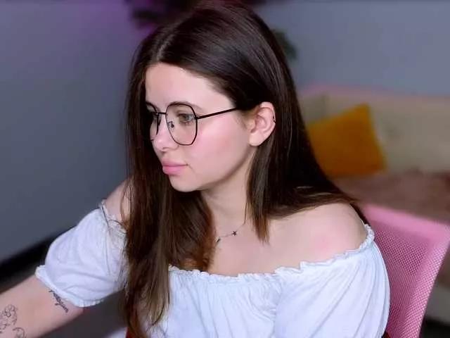 JuicyPeachh on BongaCams 