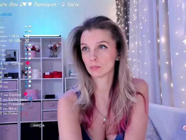 Karamelsw on BongaCams 