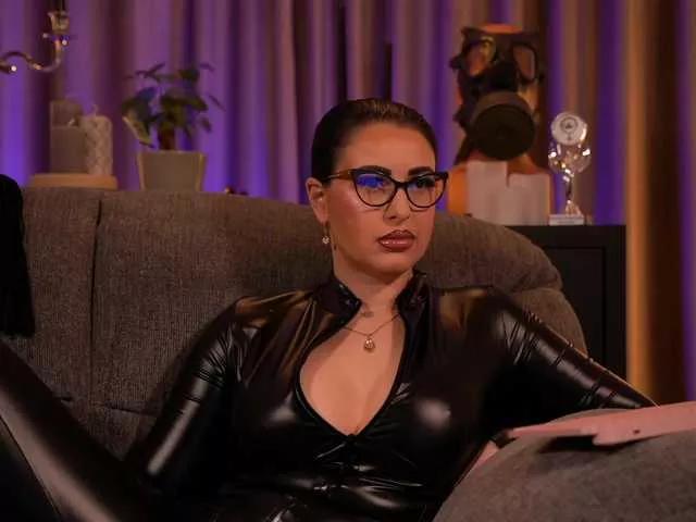 KellyKent on BongaCams 