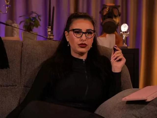 KellyKent on BongaCams 