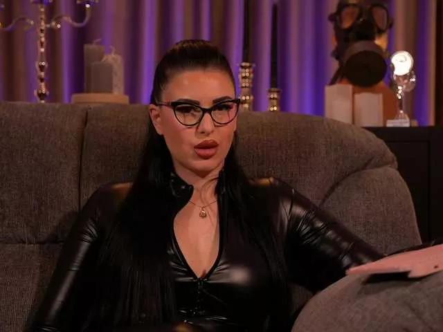 KellyKent on BongaCams 
