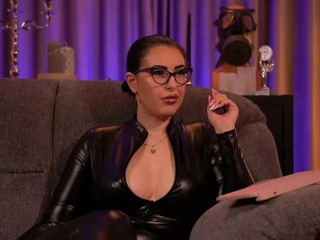 KellyKent on BongaCams 