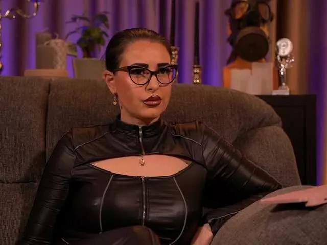 KellyKent on BongaCams 
