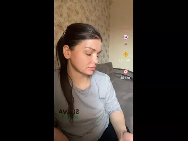 KikiMilf84 on BongaCams 