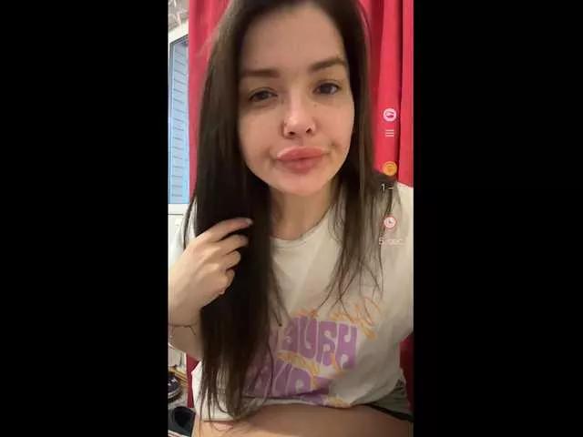 KikiMilf84 on BongaCams 