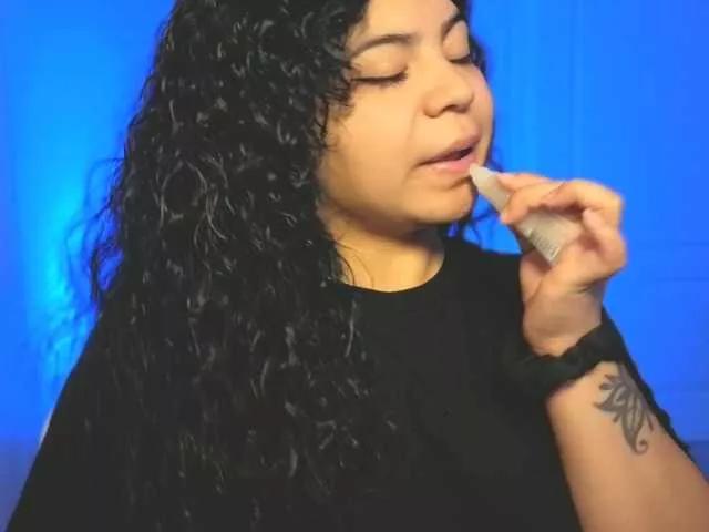 Kimmiakiss22 on BongaCams 