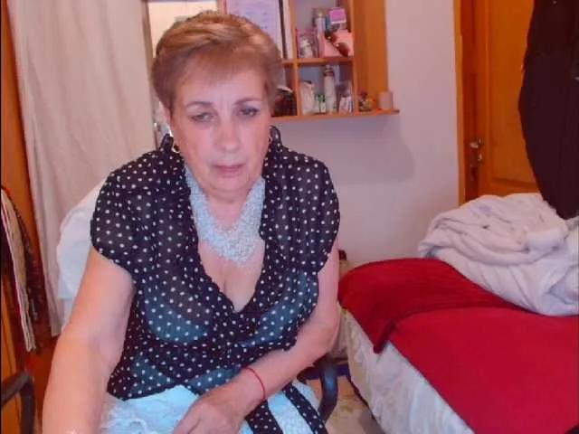 Kira9476 on BongaCams 