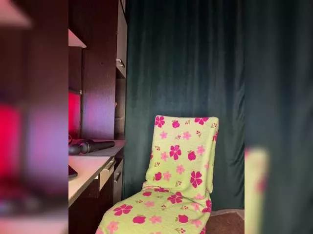 KiraWhite on BongaCams 