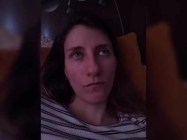 Kitty2044 on BongaCams 