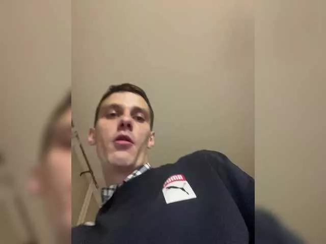 Laylay13 on BongaCams 